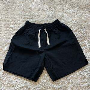 Le17septembre Homme Black Drawstring Elastic Waist Crinkle Shorts Size 44